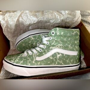 Light Green Sk8-hi vans